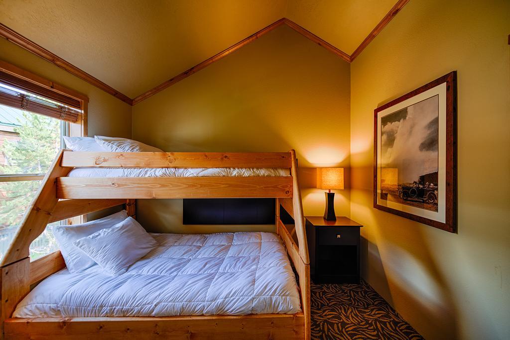 Explorer Cabins At Yellowstone West Yellowstone Exterior foto