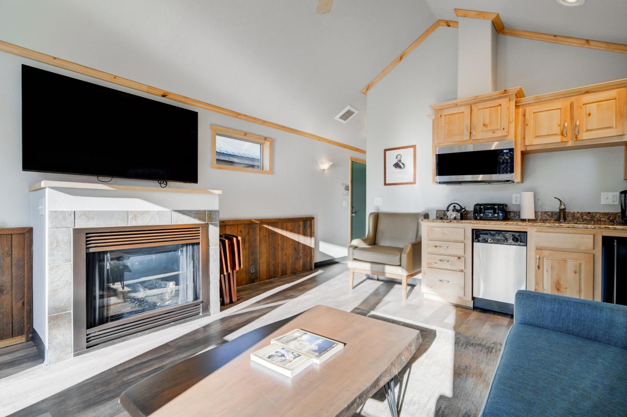 Explorer Cabins At Yellowstone West Yellowstone Exterior foto